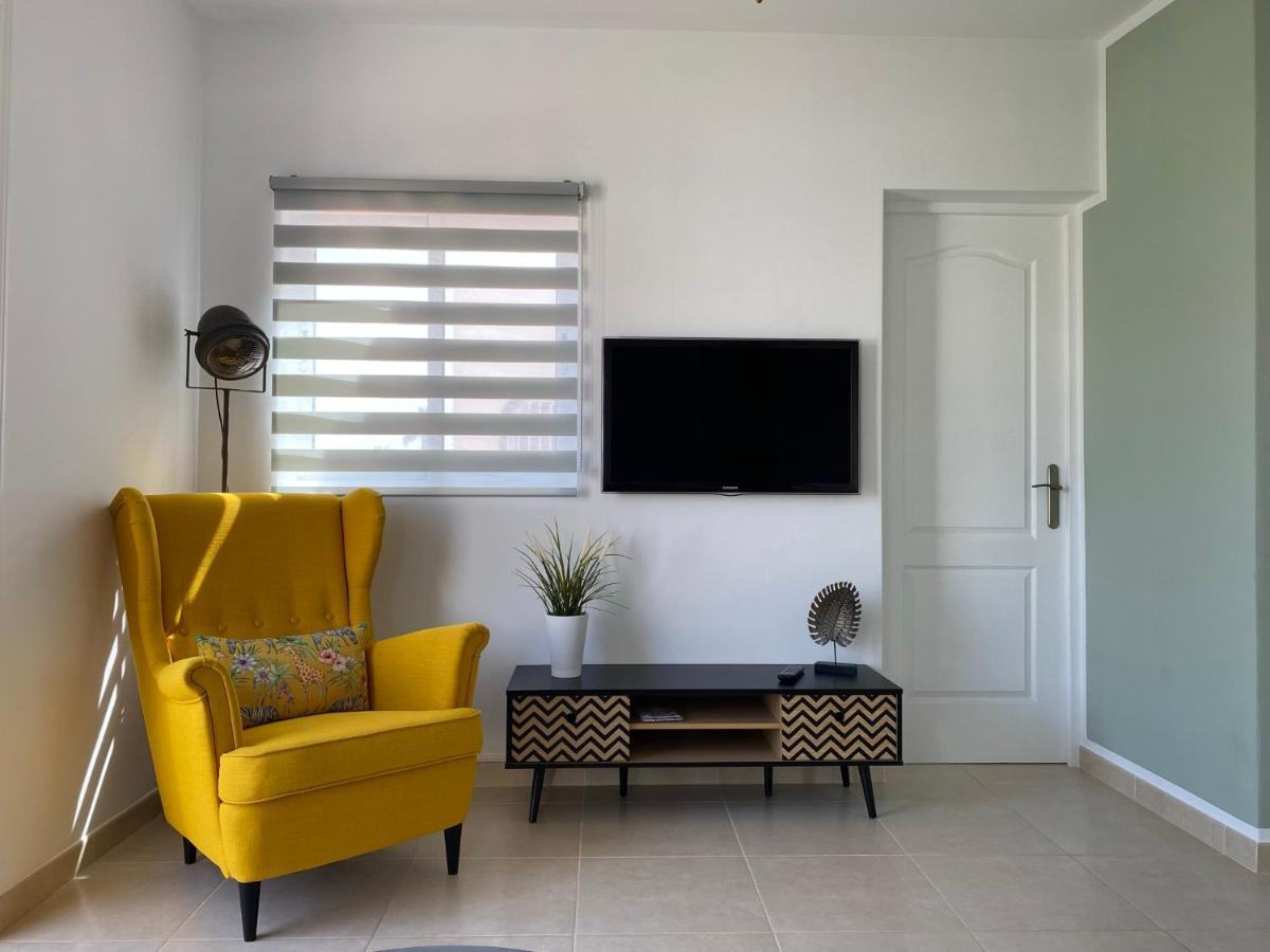 Juangy'S Apartments In Las Adelfas Golf Del Sur サンミゲル・デ・アボナ エクステリア 写真