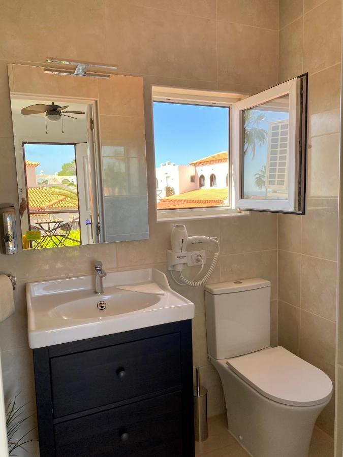 Juangy'S Apartments In Las Adelfas Golf Del Sur サンミゲル・デ・アボナ エクステリア 写真