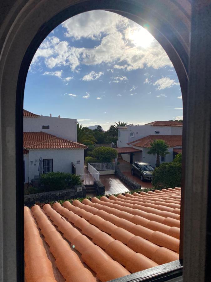 Juangy'S Apartments In Las Adelfas Golf Del Sur サンミゲル・デ・アボナ エクステリア 写真