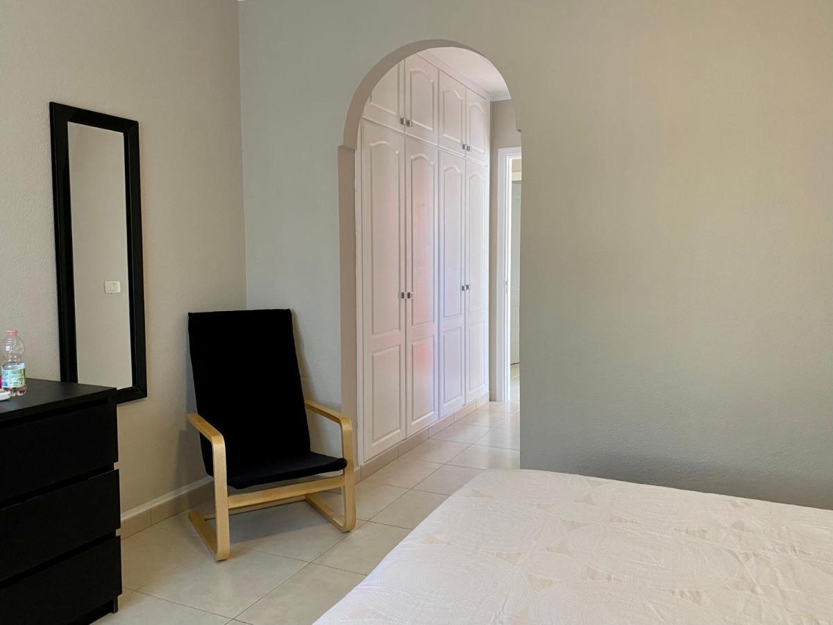 Juangy'S Apartments In Las Adelfas Golf Del Sur サンミゲル・デ・アボナ エクステリア 写真