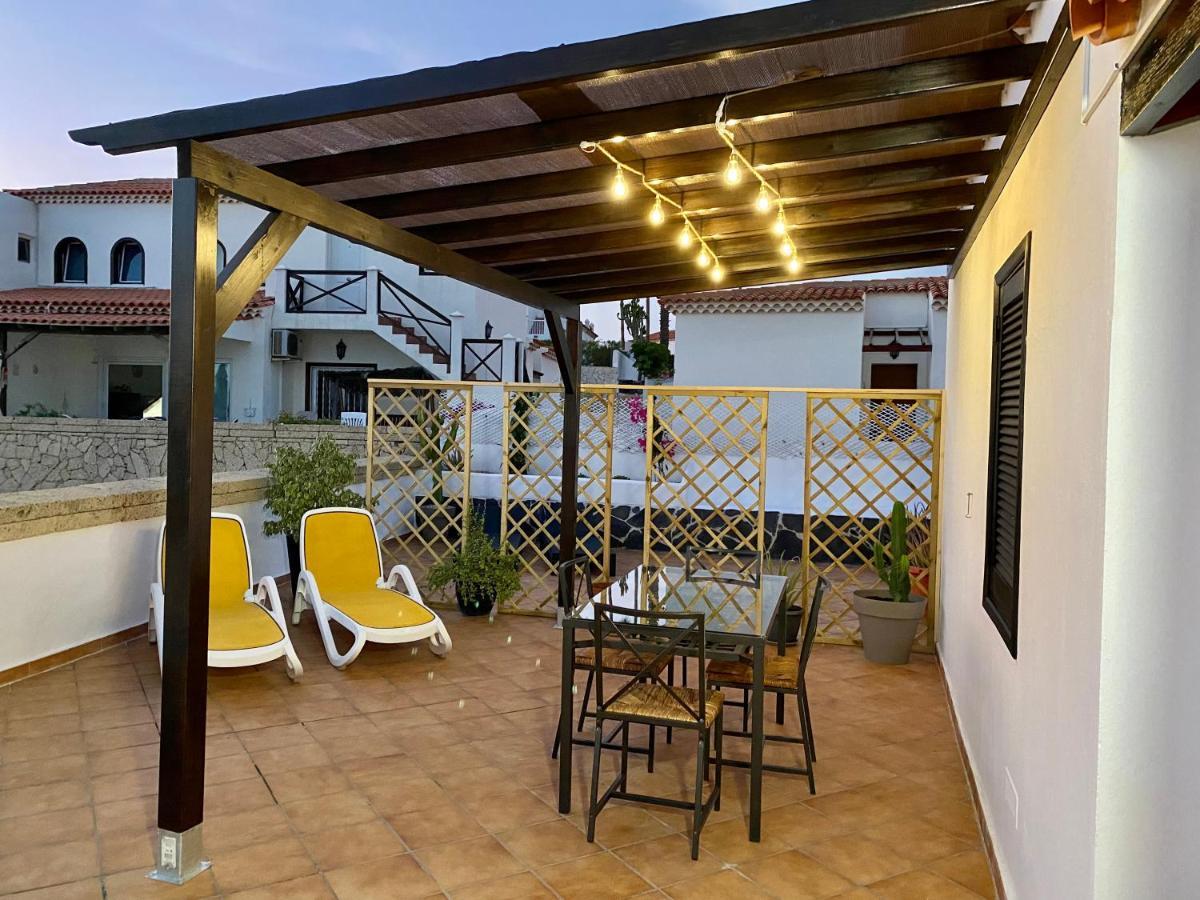 Juangy'S Apartments In Las Adelfas Golf Del Sur サンミゲル・デ・アボナ エクステリア 写真