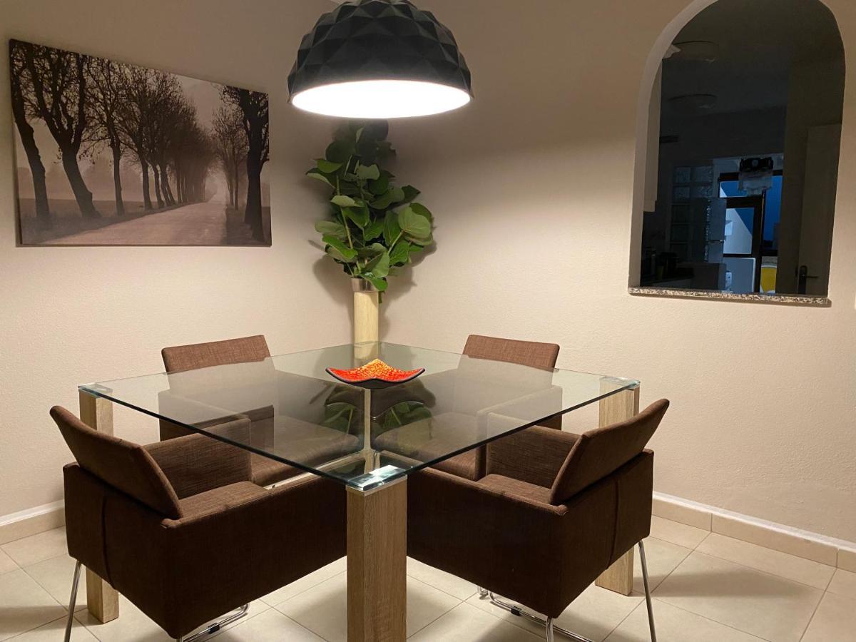 Juangy'S Apartments In Las Adelfas Golf Del Sur サンミゲル・デ・アボナ エクステリア 写真