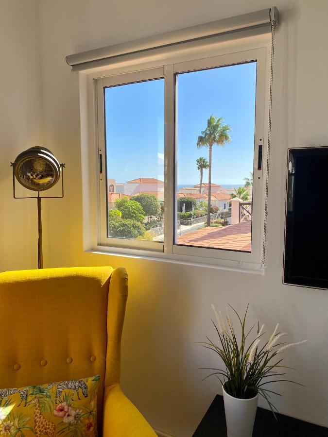 Juangy'S Apartments In Las Adelfas Golf Del Sur サンミゲル・デ・アボナ エクステリア 写真