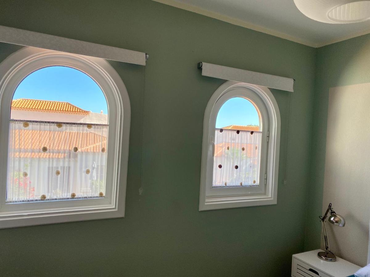 Juangy'S Apartments In Las Adelfas Golf Del Sur サンミゲル・デ・アボナ エクステリア 写真