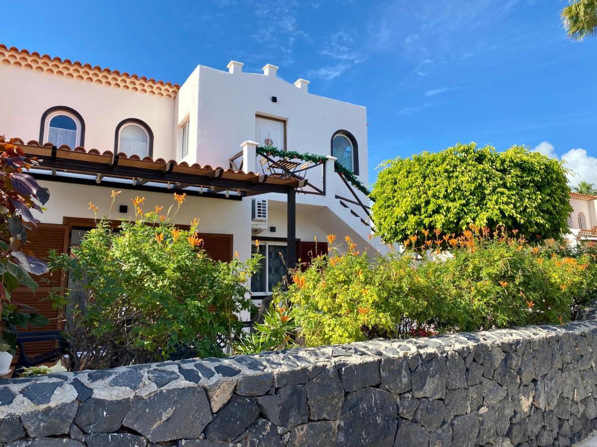 Juangy'S Apartments In Las Adelfas Golf Del Sur サンミゲル・デ・アボナ エクステリア 写真