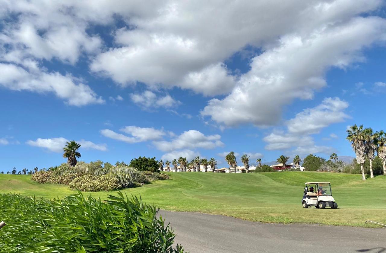 Juangy'S Apartments In Las Adelfas Golf Del Sur サンミゲル・デ・アボナ エクステリア 写真